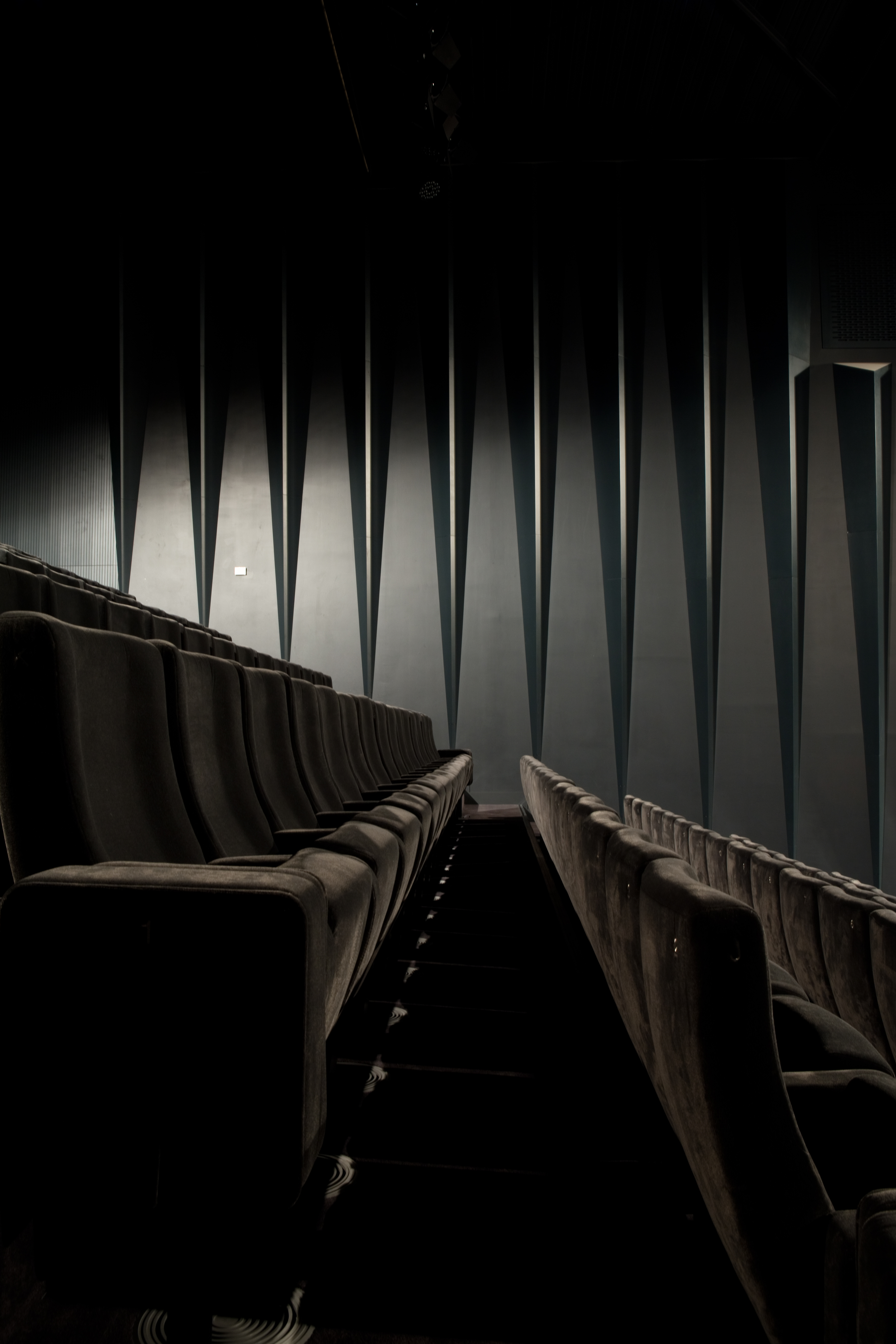 sièges et mur acoustique auditorium de rezé